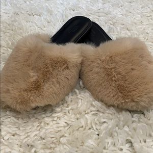 Fuzzy wuzzy fashionable slip ons 🐻